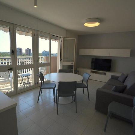 Lignano Pineta With Sea View Apartamento Lignano Sabbiadoro Exterior foto