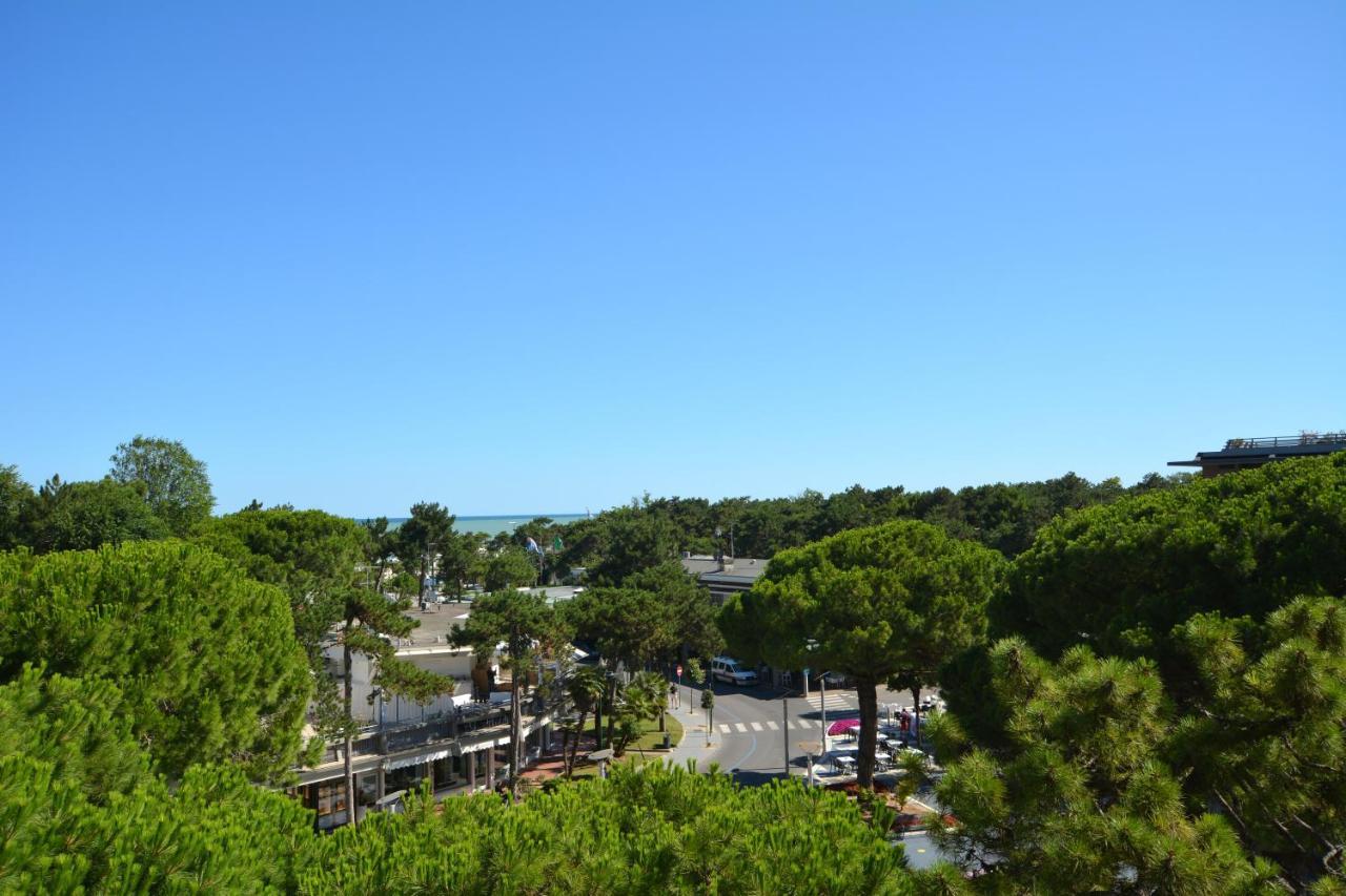 Lignano Pineta With Sea View Apartamento Lignano Sabbiadoro Exterior foto